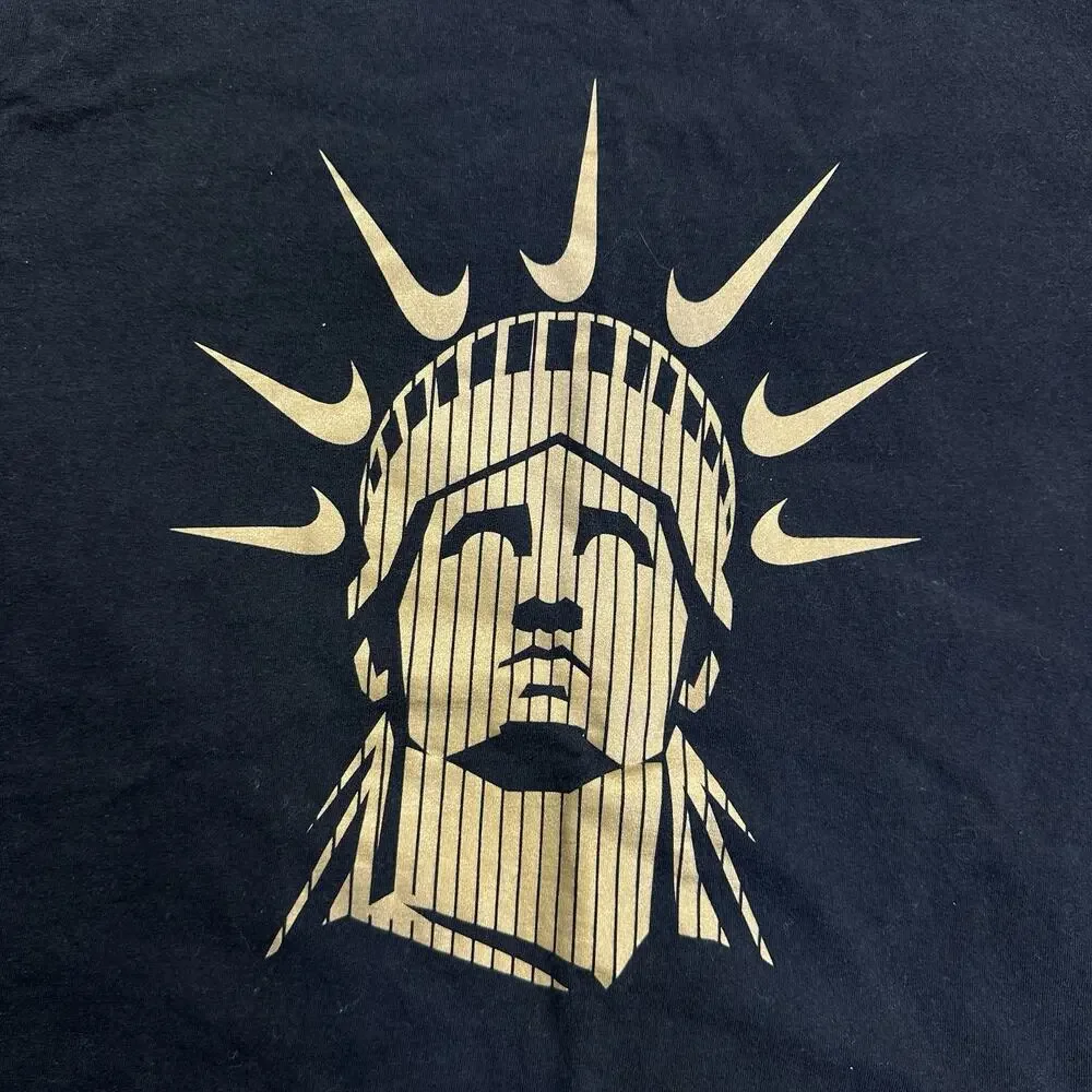 Nike NYC New York Swoosh Statue of Liberty Black T-Shirt CU3533-010 Men’s Large